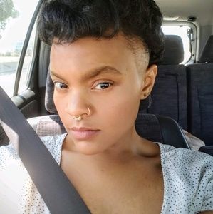 Meet your Posher, Adriana